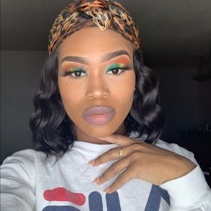 Meet your Posher, Keyera